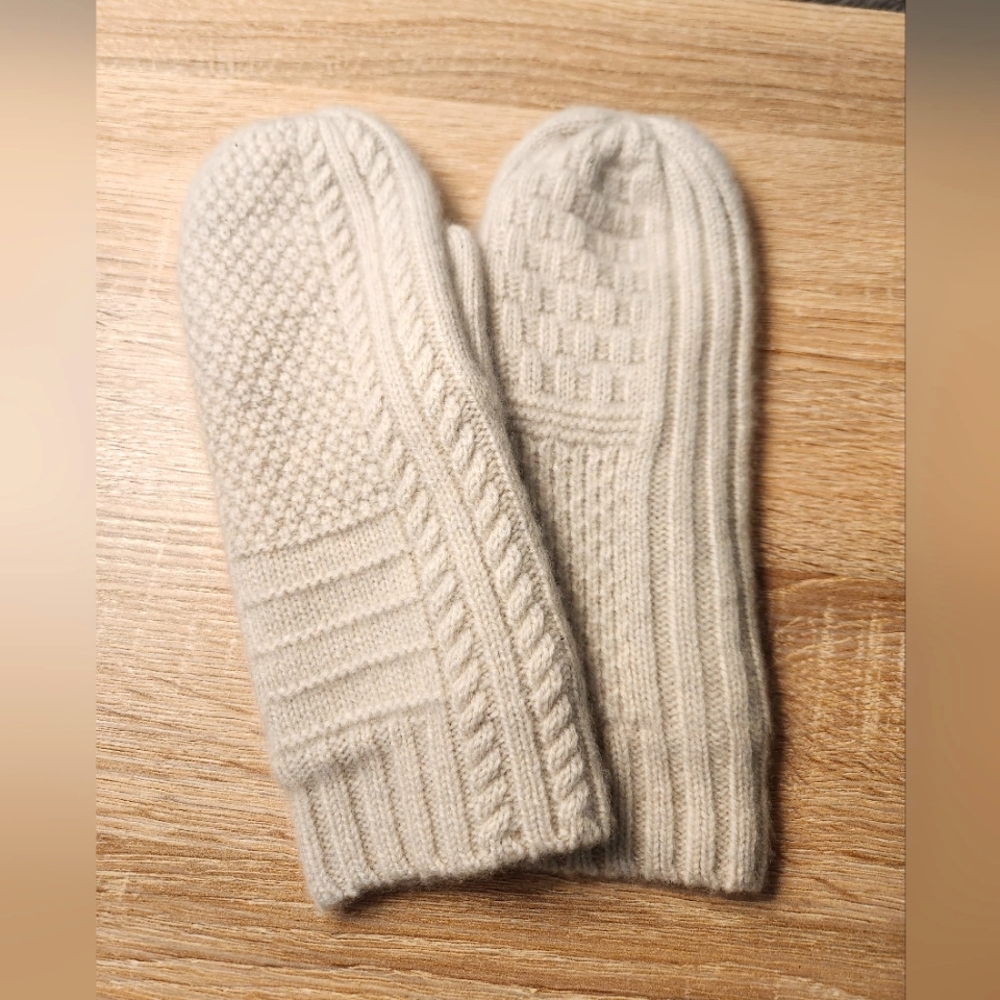 Cashmere gloves